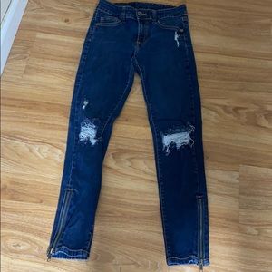 Carmar distressed jeans at the knee skinny leg
